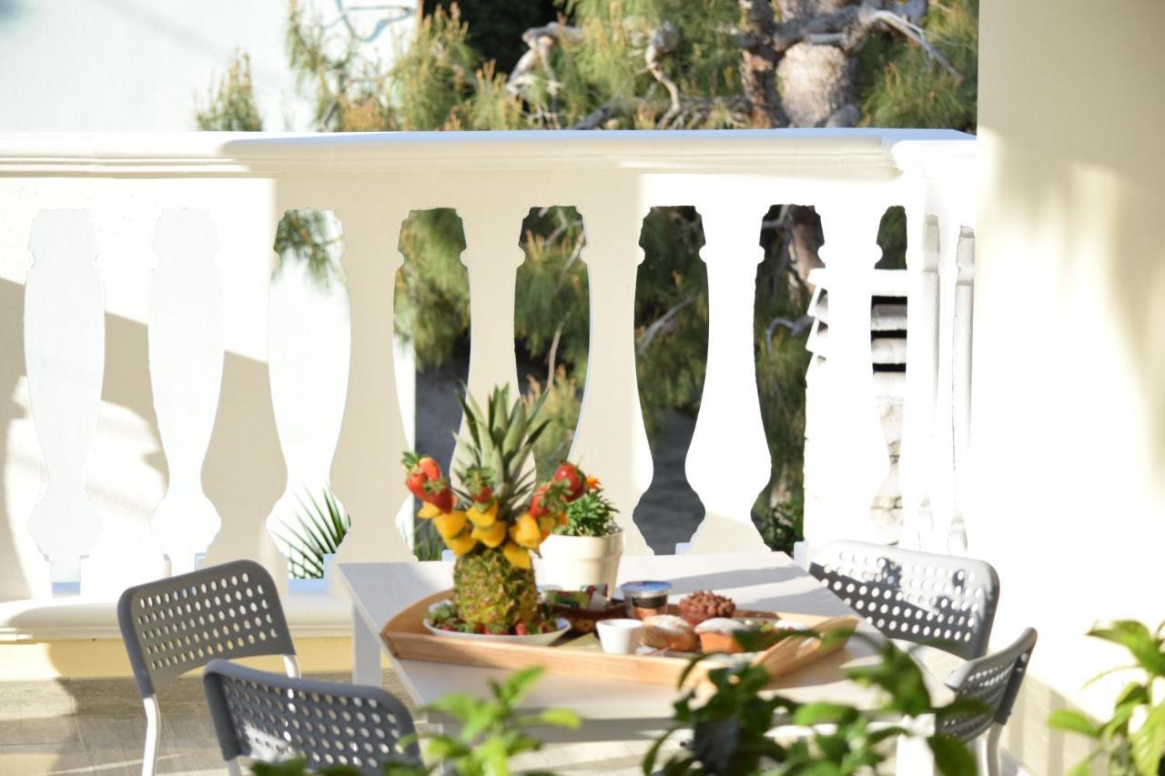 Dolcesosta B&B Marina Di Pulsano Exteriör bild