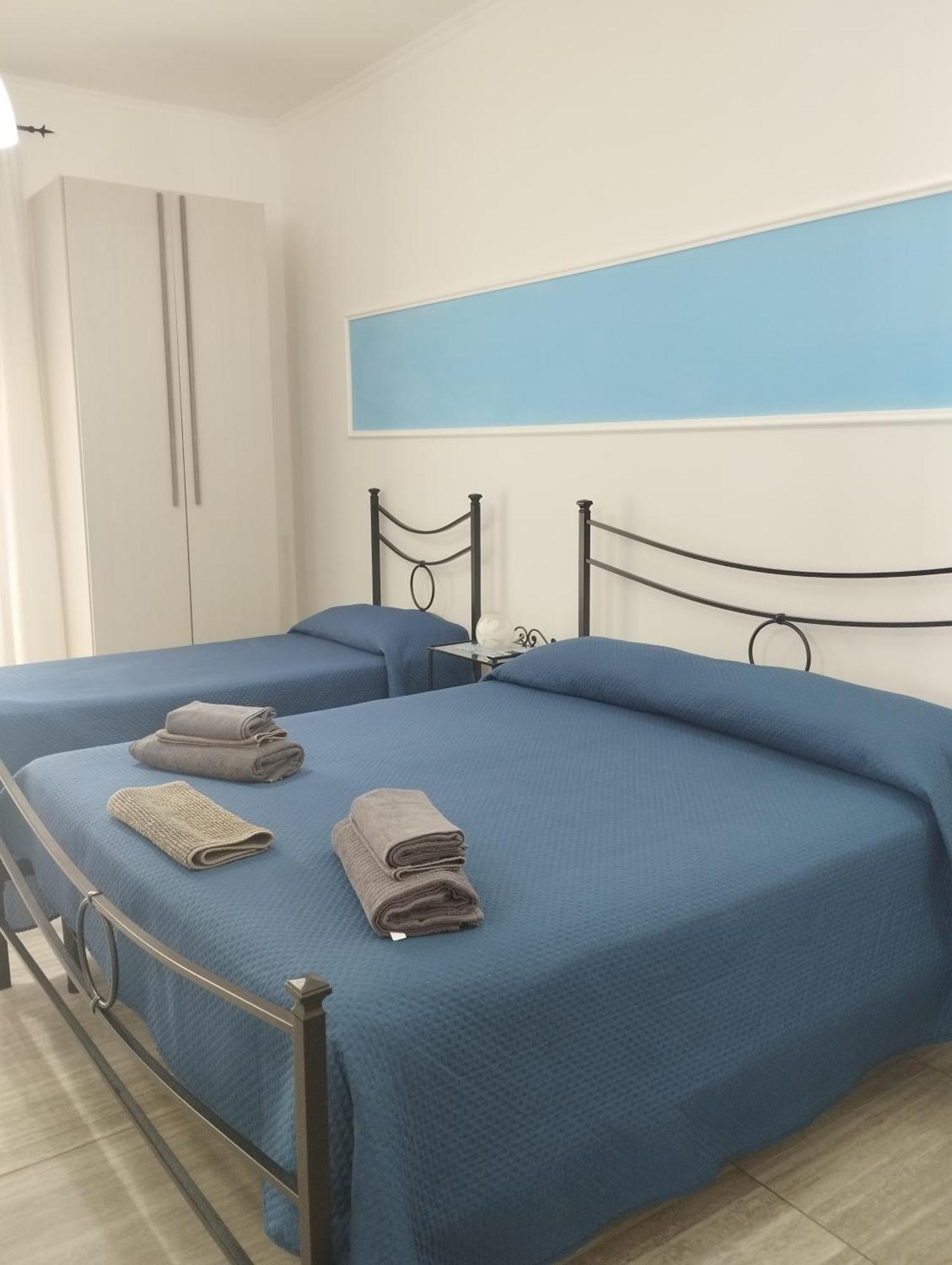 Dolcesosta B&B Marina Di Pulsano Rum bild